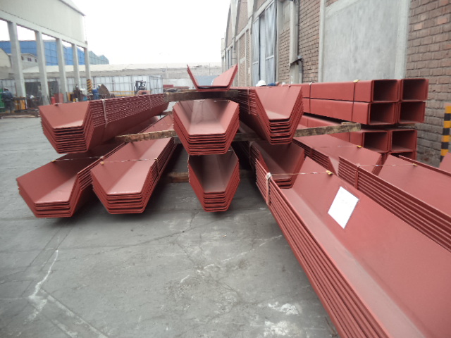 FABRICACIÓN DE CANALES Y PREFORMADO DE PLANCHAS NPARA TOLVAS DE CAMIONES MINEROS